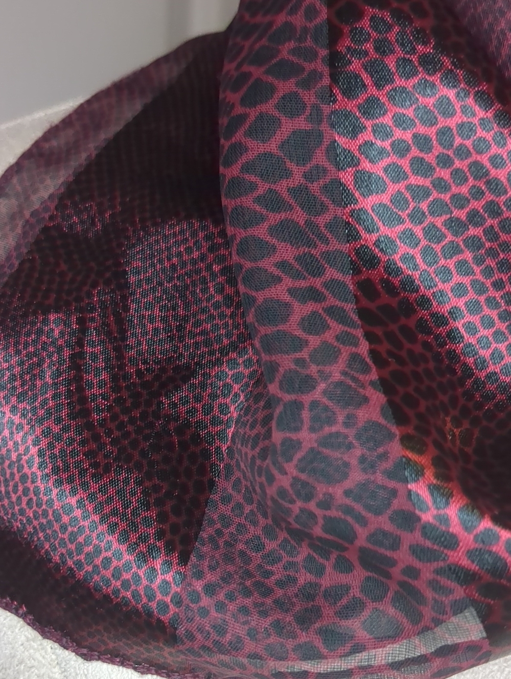 Vintage 80s Liz Claiborne Sheer Burgundy Scarf Preppy Old Money 20" Square - Picture 12 of 12